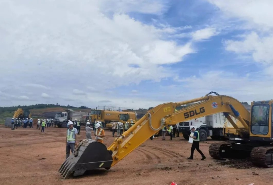 Shandong Lingong menggelar acara promosi lapangan pertambangan pertama di Indonesia, dipuji oleh industri