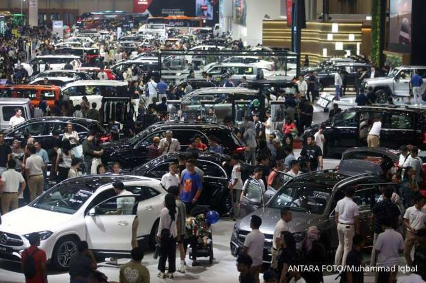 Indonesia's Car Sales May Drop to 800,000 Units This Year