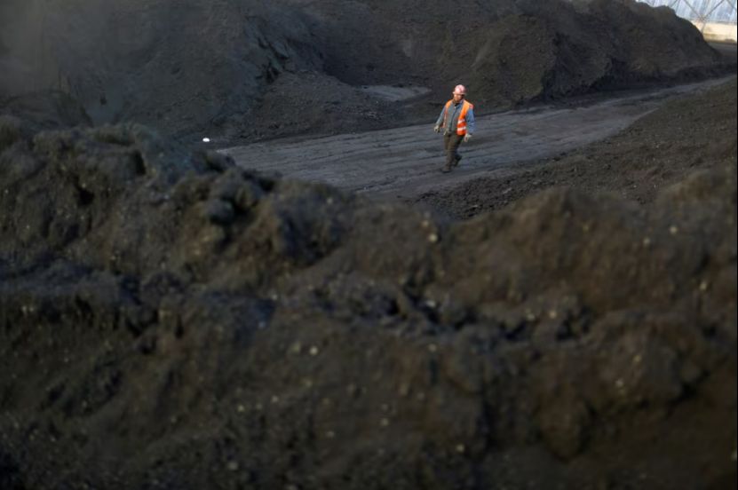 China Supplies Coking Coal to Indonesia, Breaking Old Market Pattern